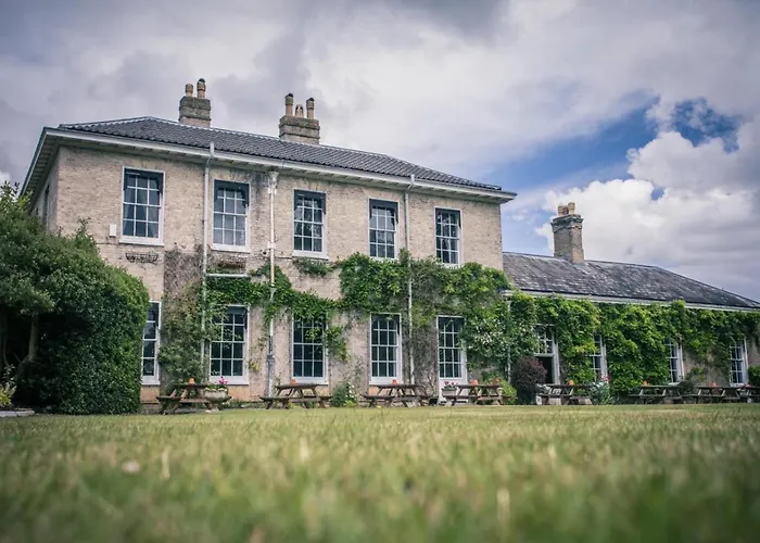 Caistor Hall